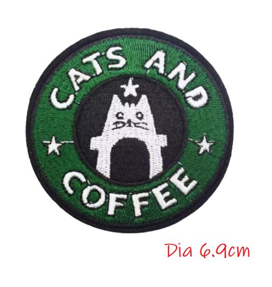 Parche bordado de gatos y café