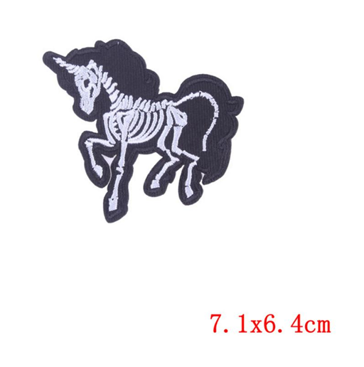 Patch brodé squelette de licorne